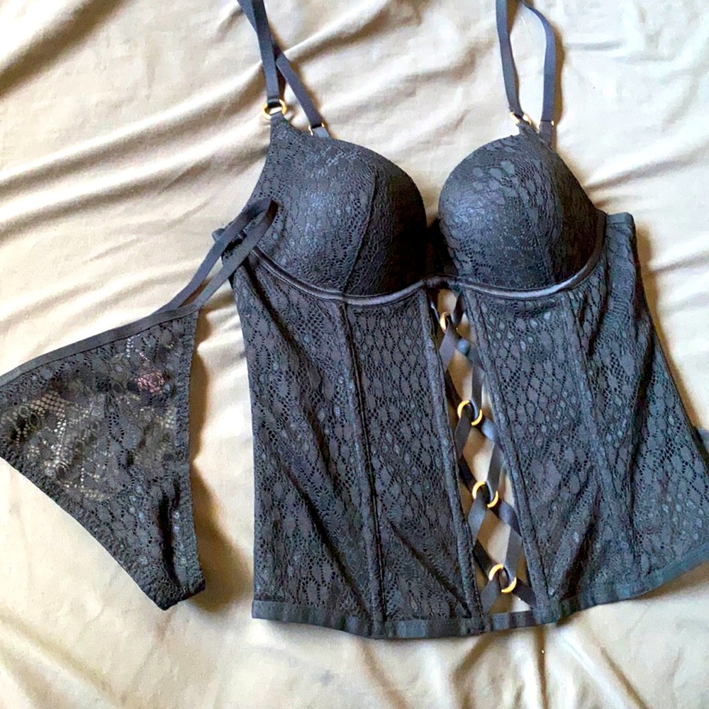 BRAND NEW: Black lace corset set!